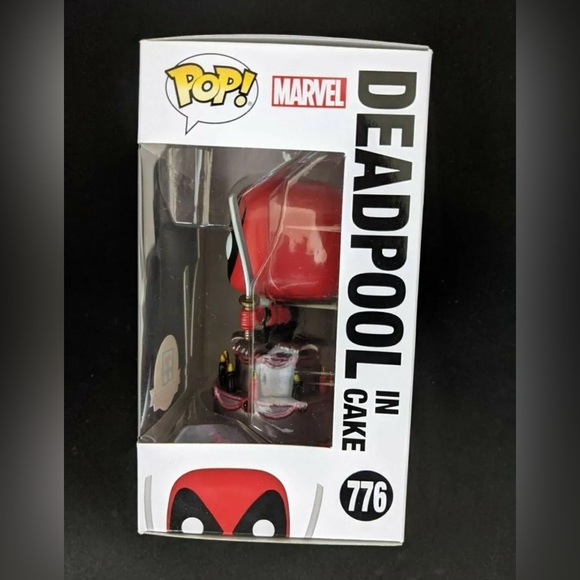 Funko Pop! Marvel 7/11 Exclusive 30th Anniversary Deadpool in Birthday Cake #776 - Picture 6 of 9